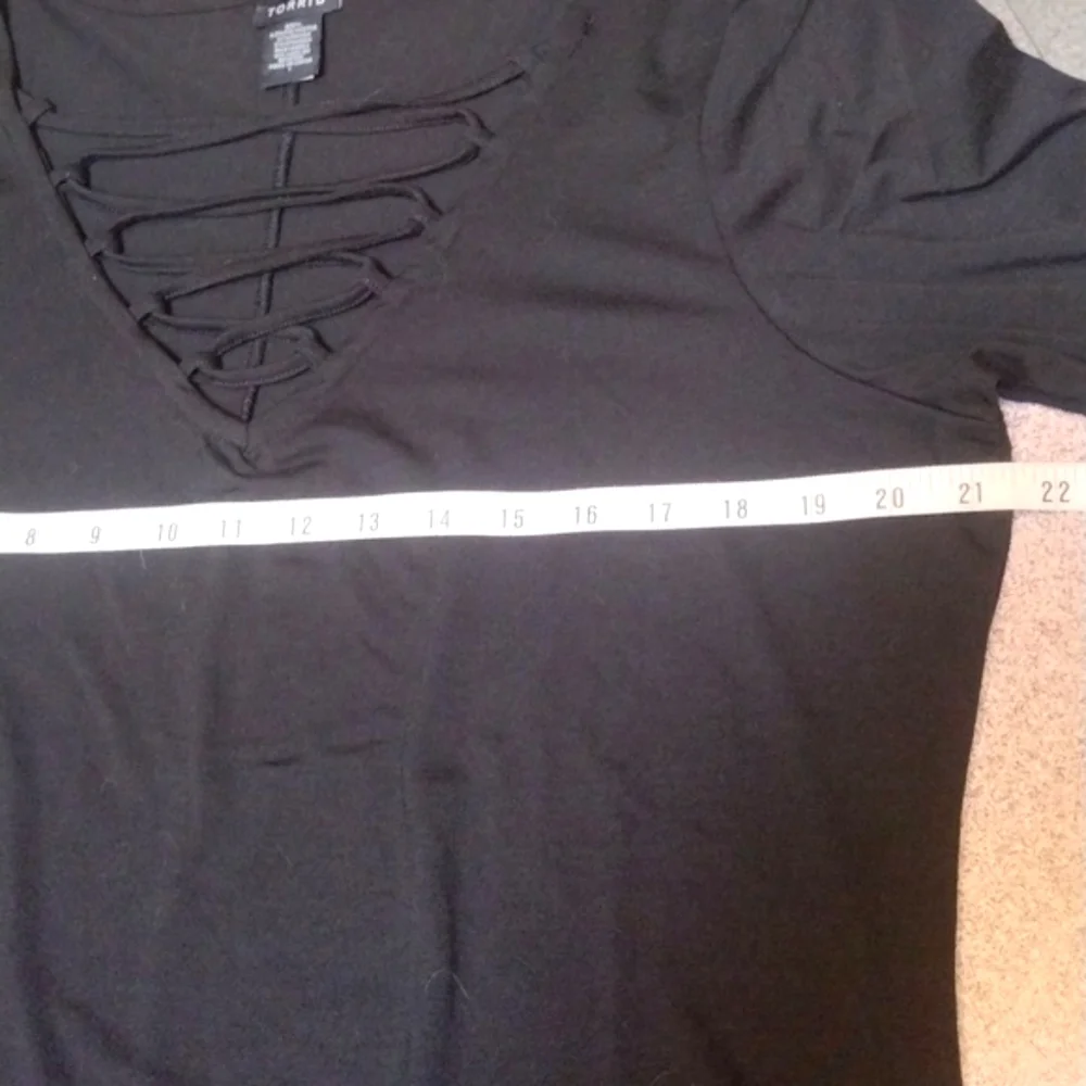 🖤Torrid Black Lace Up Top - Picture 5 of 6